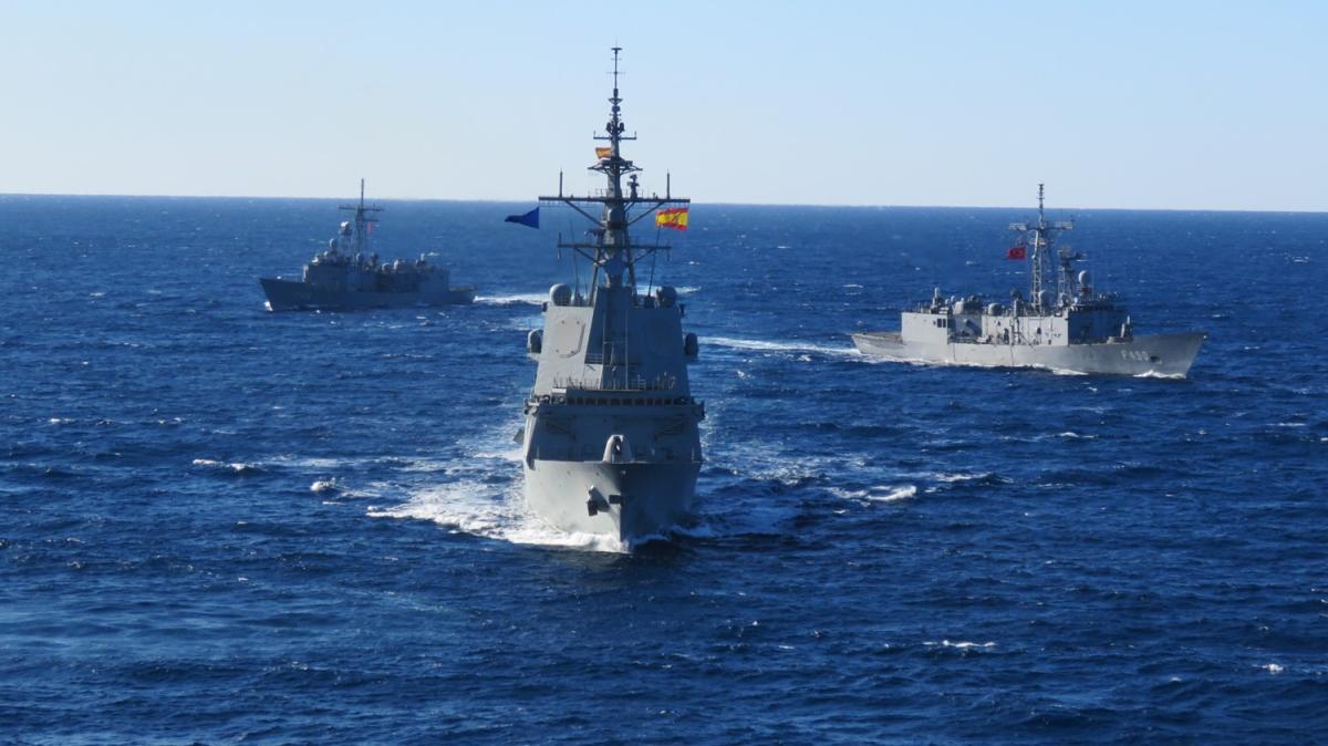 NATO Daimi Deniz Grev Grubu-2 ile TCG GKOVA frkateyni Dou Akdeniz'de gei eitimi yapt