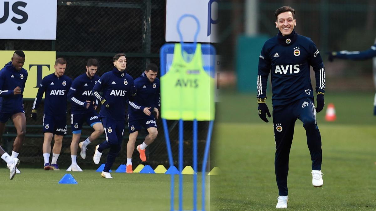 te ilk szleri... Mesut zil Fenerbahe antrenmannda 