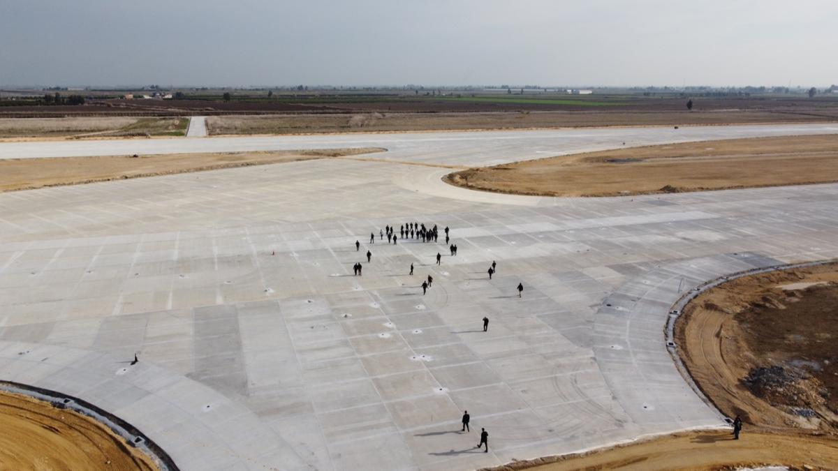 Bakan Elvan yapm devam eden ukurova Havaliman'n inceledi