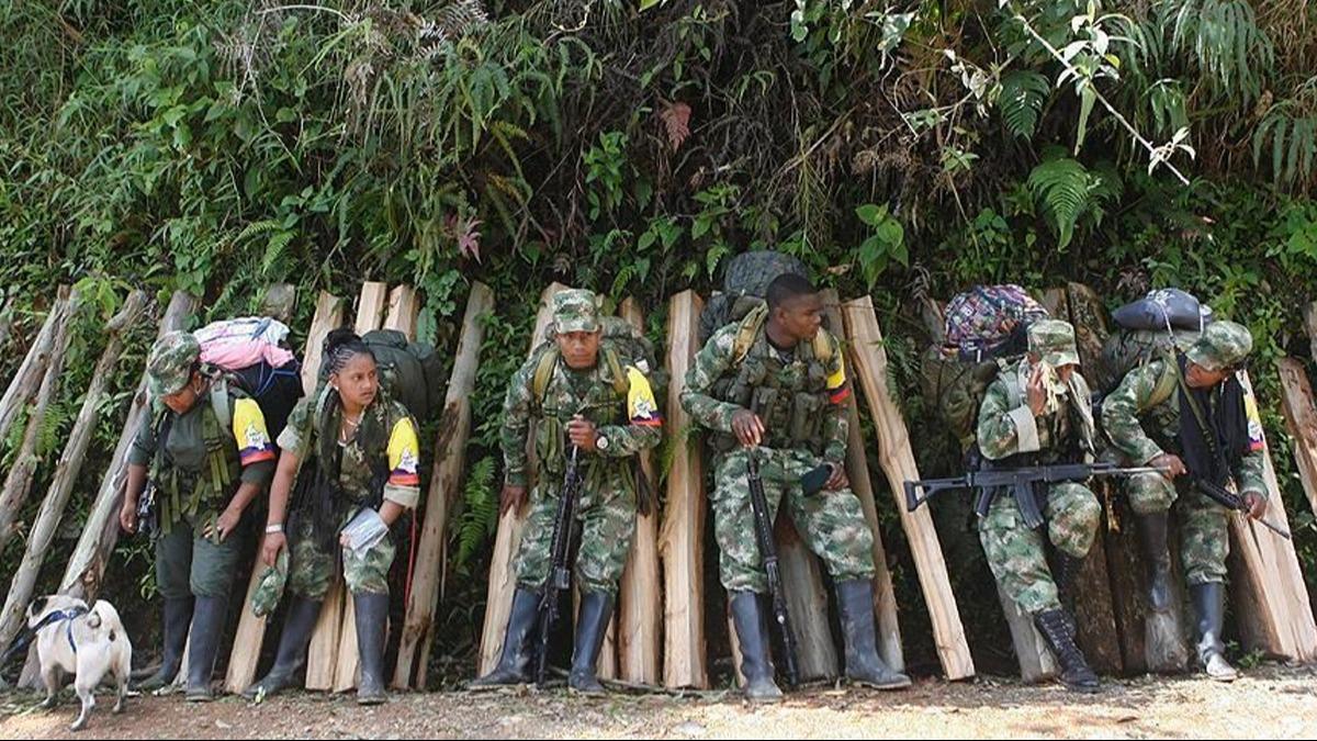 Kolombiya'da silah brakan FARC, ismini deitirdi