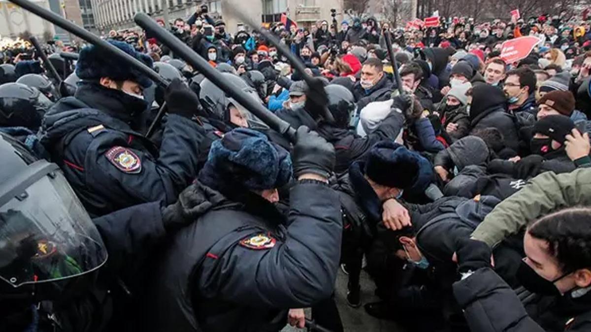Navalny protestolar sonras dikkat eken aklama: Devrime doru ilerliyor