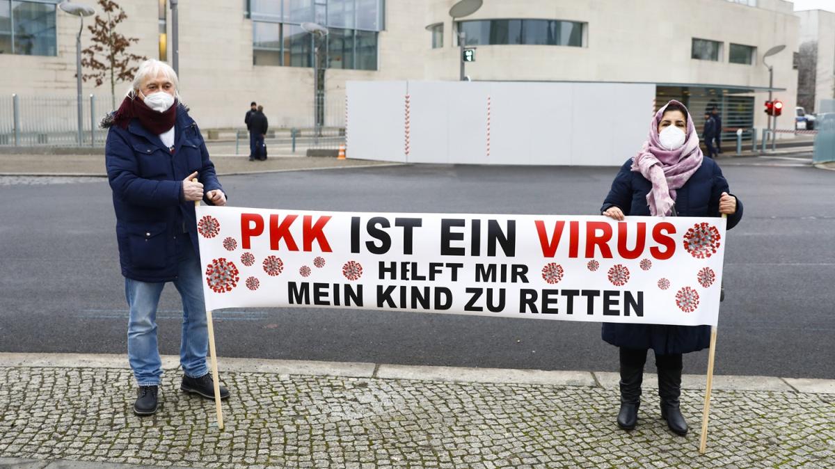 Almanya'da terr rgt PKK tarafndan kz karlan anne eylemine tekrar balad