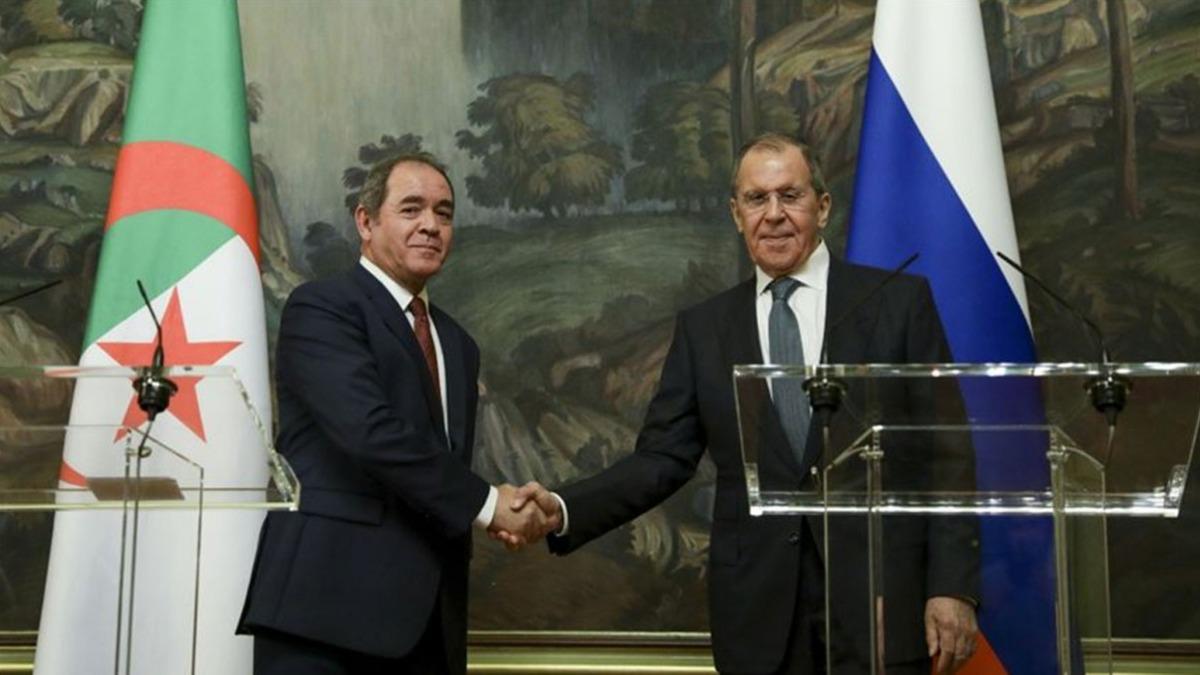 Cezayir ile Rusya arasnda Libya grmesi