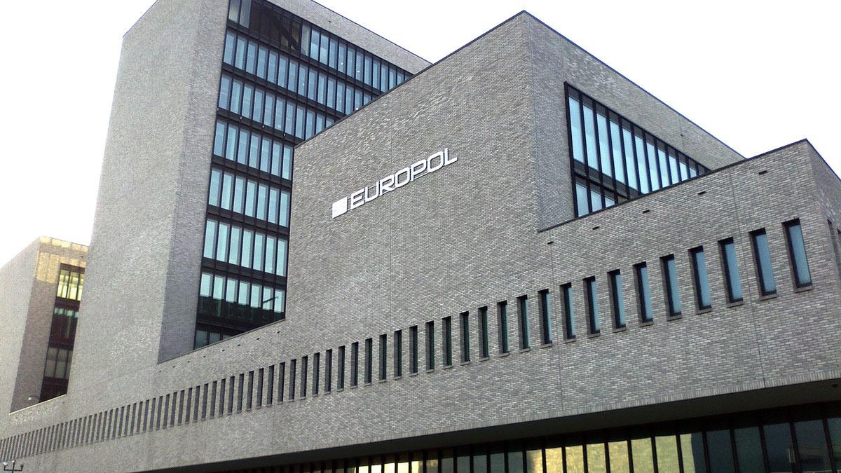 Europol, ''dnyann en tehlikeli hacker a'' Emotet'i kertti
