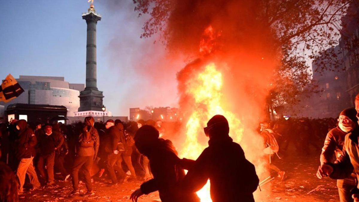 Fransa'da  protestolar devam ediyor