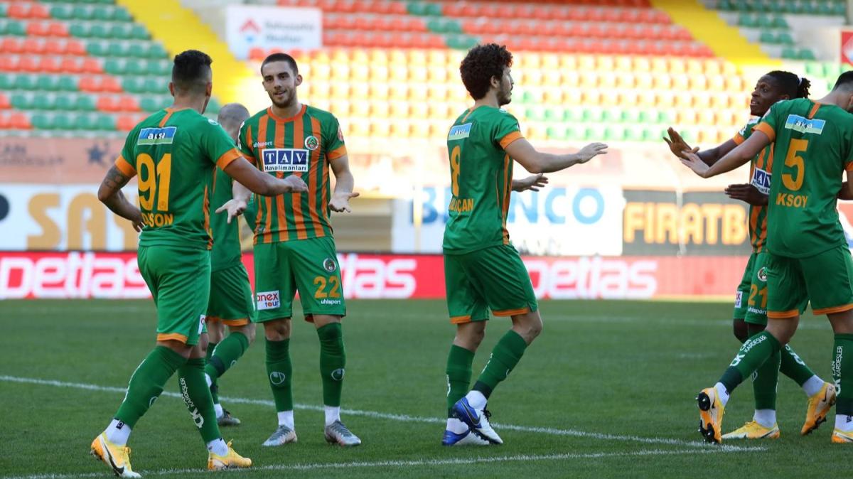 Alanyaspor, Sivasspor'u 3 golle devirdi