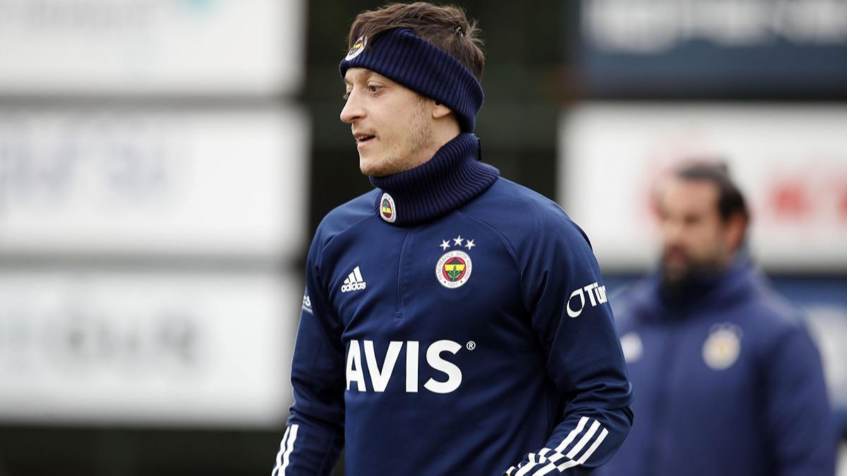 Fenerbahe'nin kadrosu belli oldu! Mesut zil var, Sosa yok