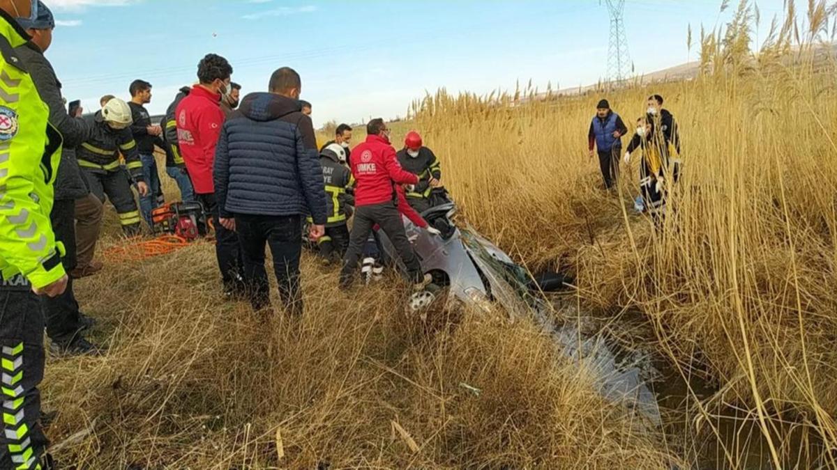 Sulama kanalna den otomobilin srcs ld