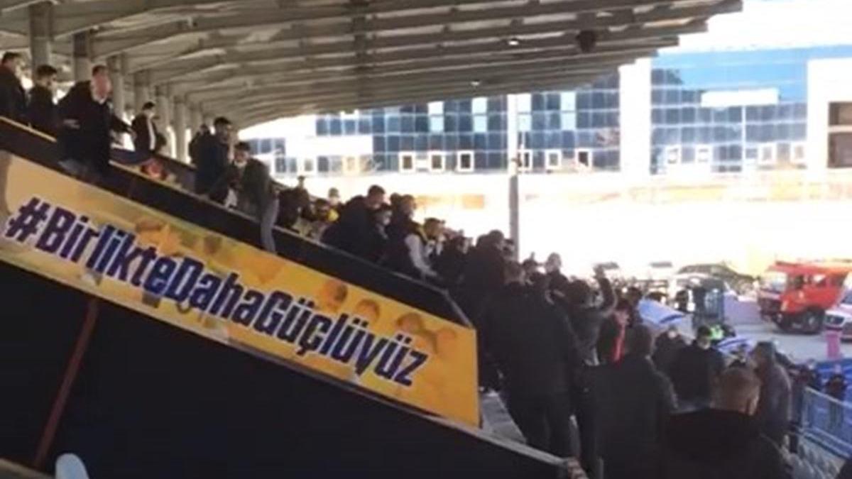 Eypspor - Sakaryaspor manda olay! Yedek kulbesine saldrdlar