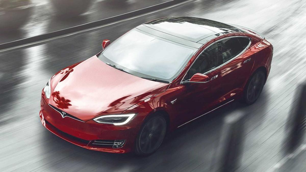 Tesla, 135 bin aracn geri aracak