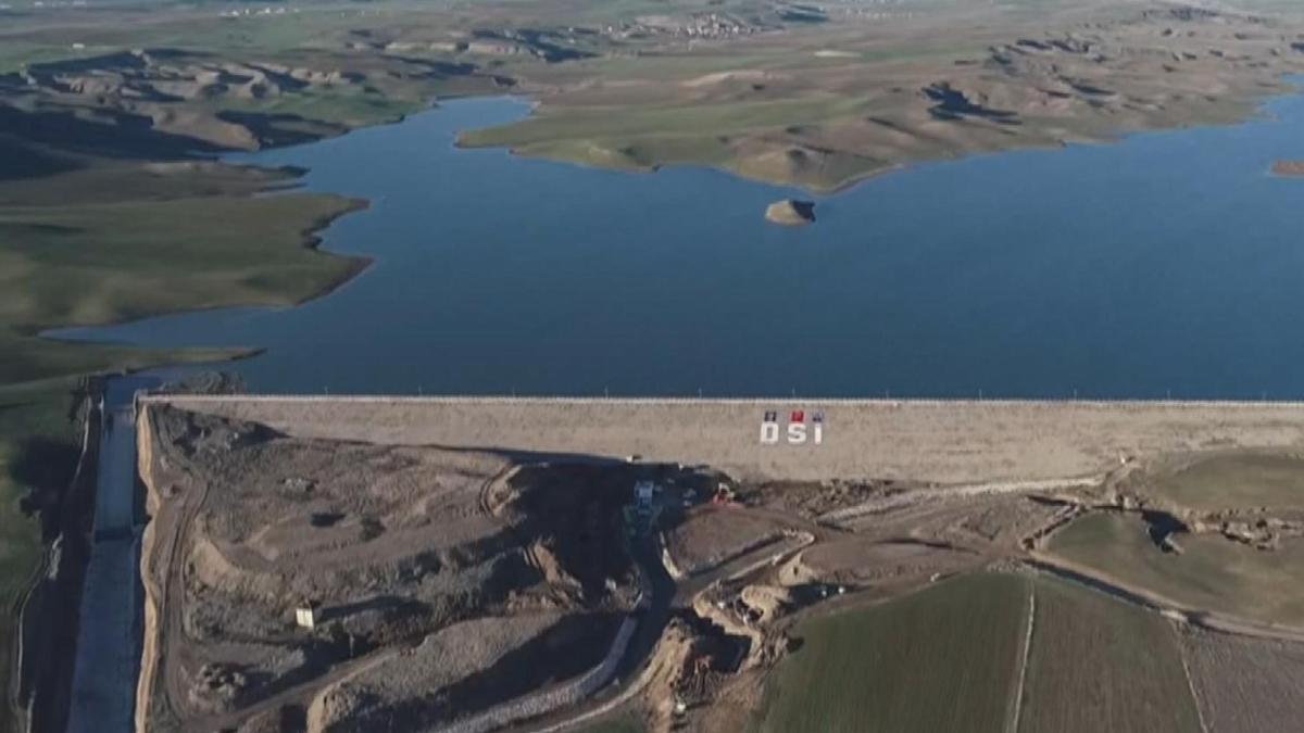 Diyarbakr topraklarn suyla buluturan barajlar, iftinin yzn gldrd