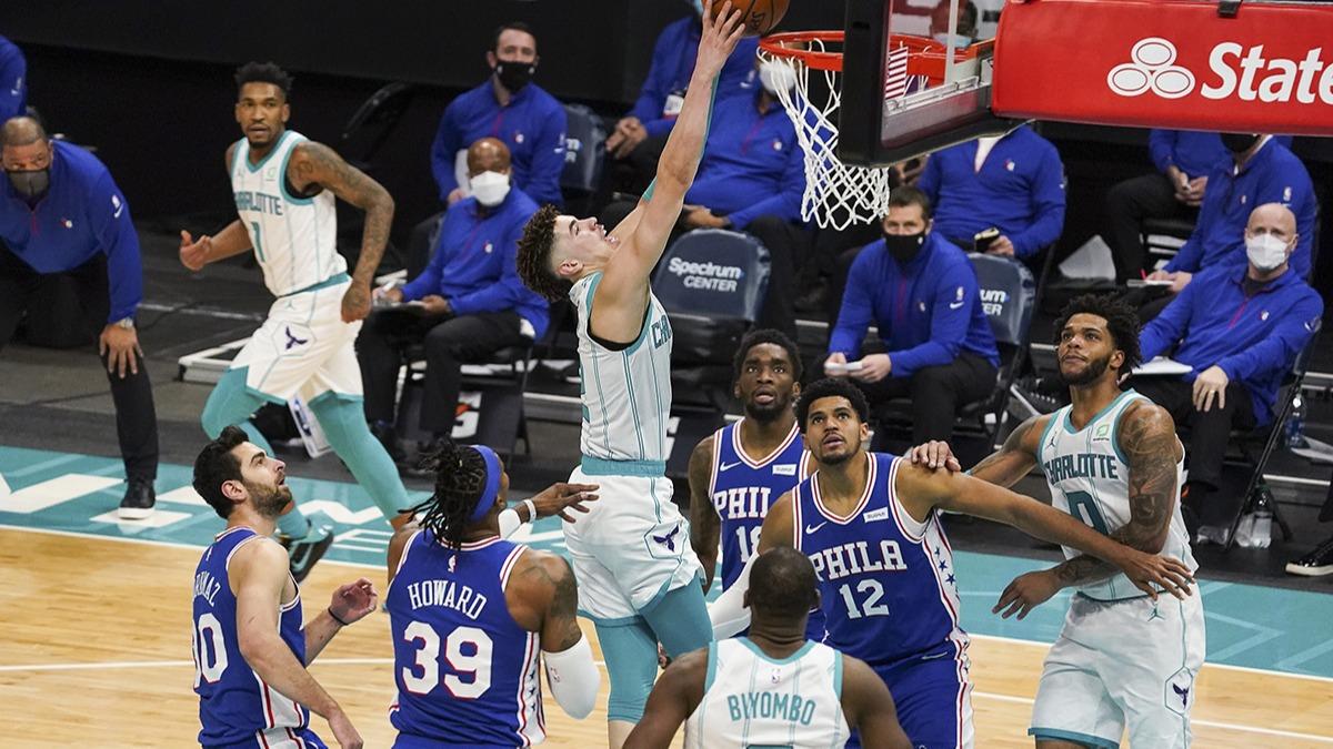Furkan Korkmaz'n takm Philadelphia 76ers'tan 4'te 4