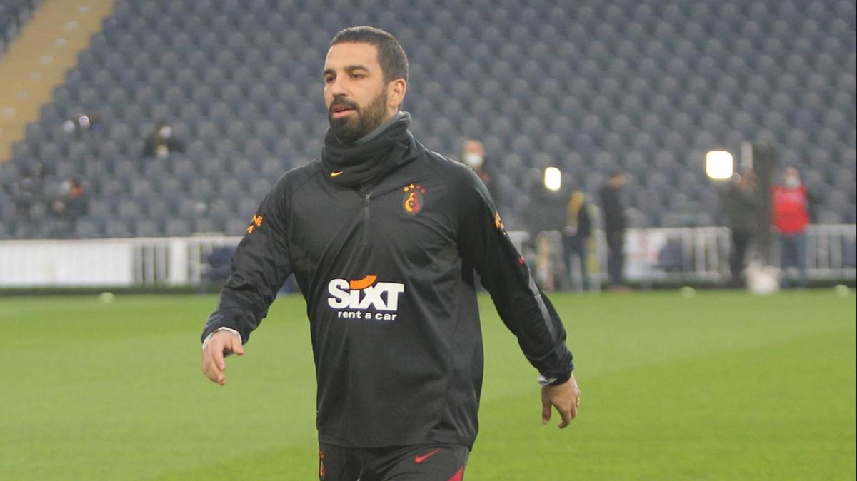 Kadky'de ma ncesi gerginlik! Arda Turan aleyhine tezahrat 