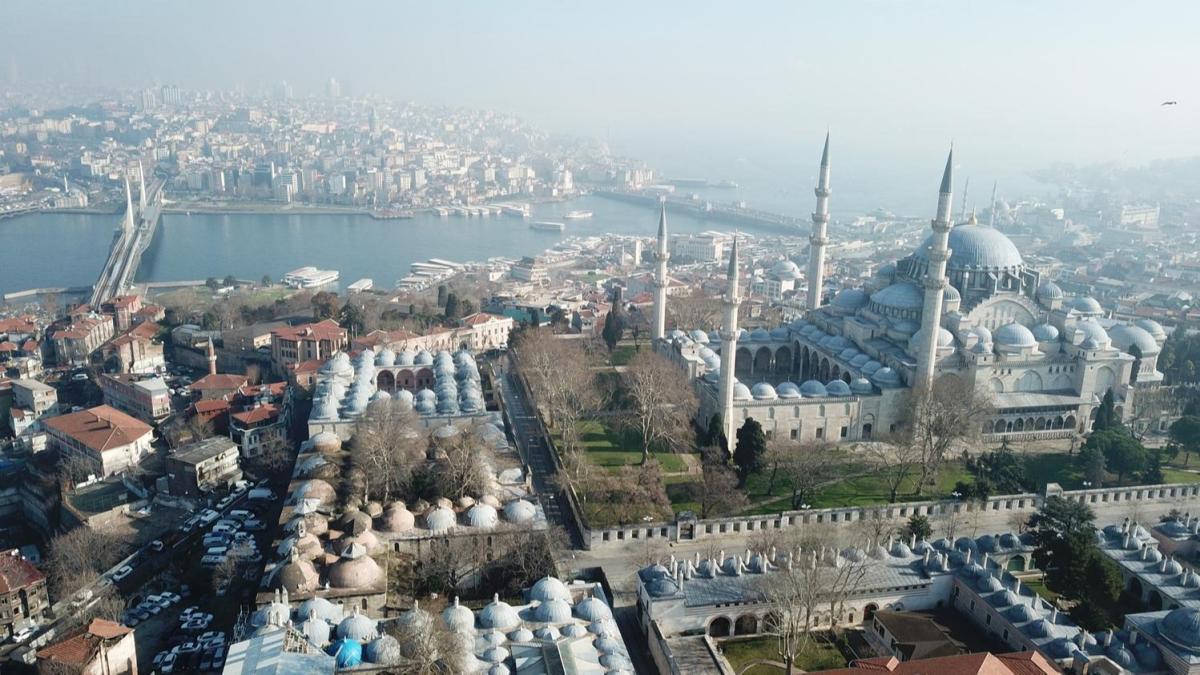 'Sleymaniye Klliyesi'nin plakalar acilen onarlmal'