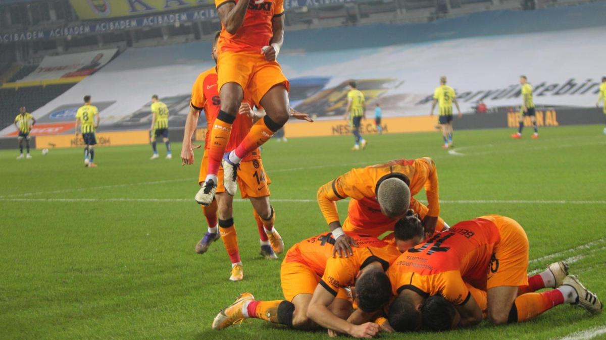 Galatasaray' yeni transferleri srtlyor