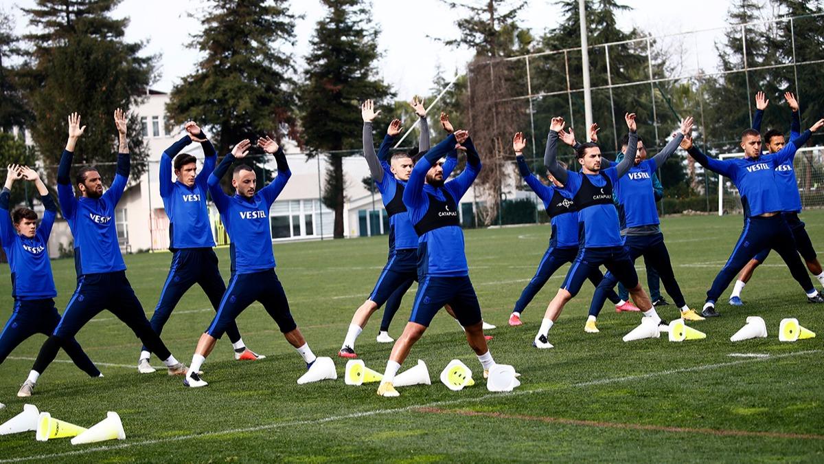 te Trabzonspor'un Malatya kafilesinde yer alan futbolcular