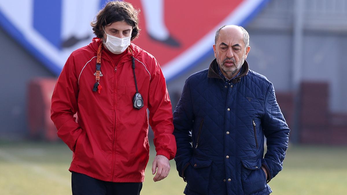 Ankaraspor Teknik Direktr Mehmet Ak istifa etti