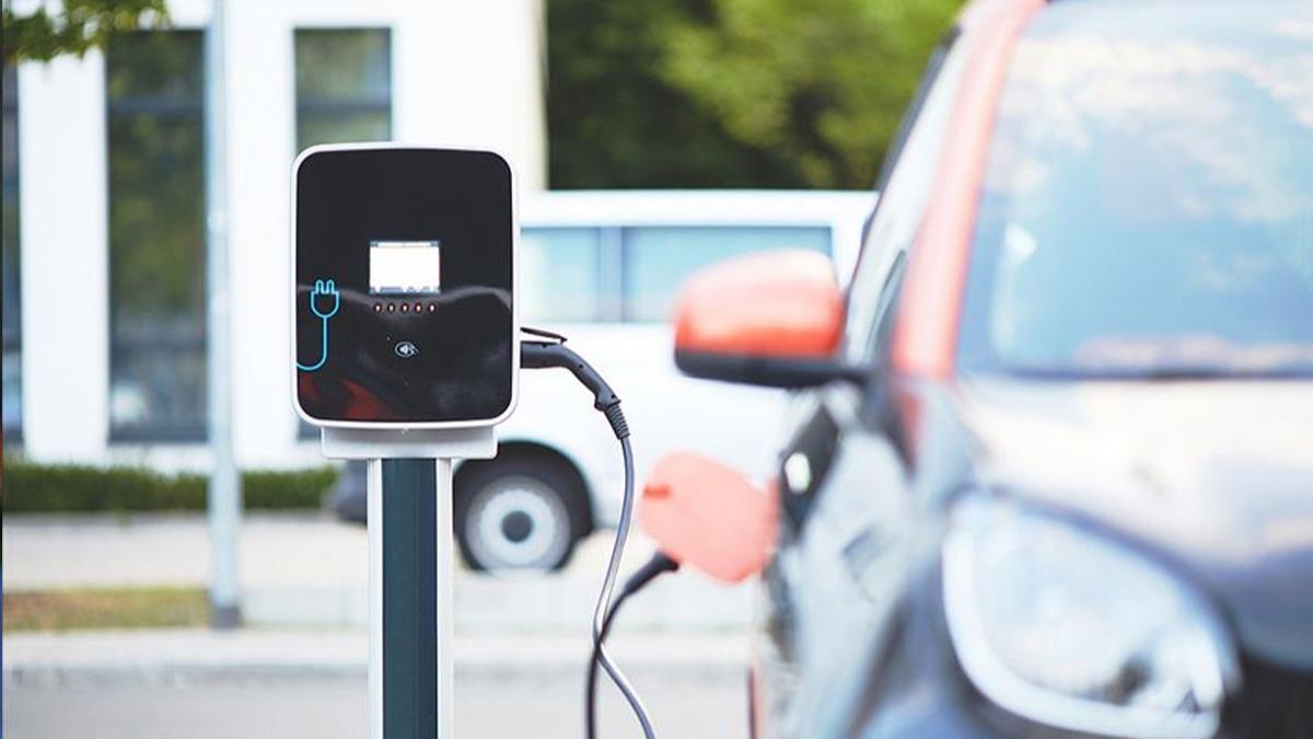 Dnya genelinde elektrikli ara satlar artt 