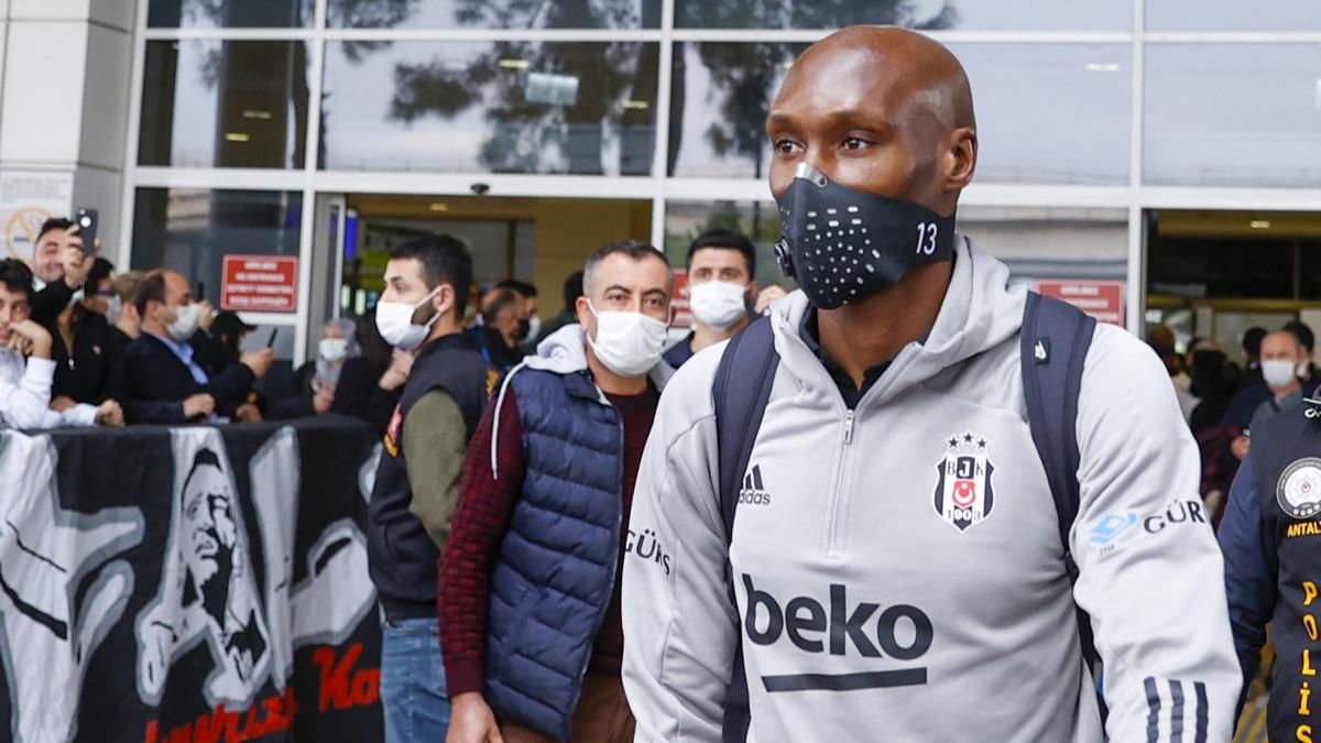 te Beikta'n Atiba Hutchinson karar