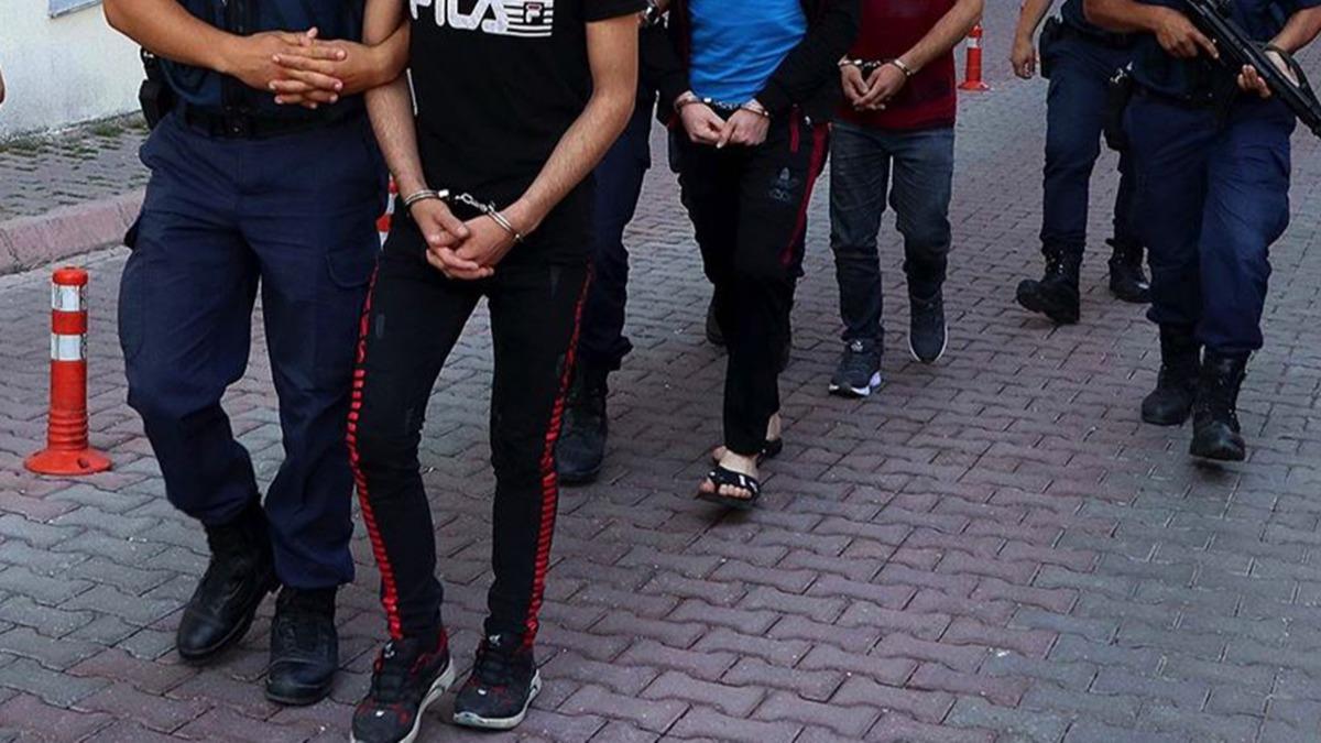 Adana'da terr sevicilerine operasyon: 5 gzalt