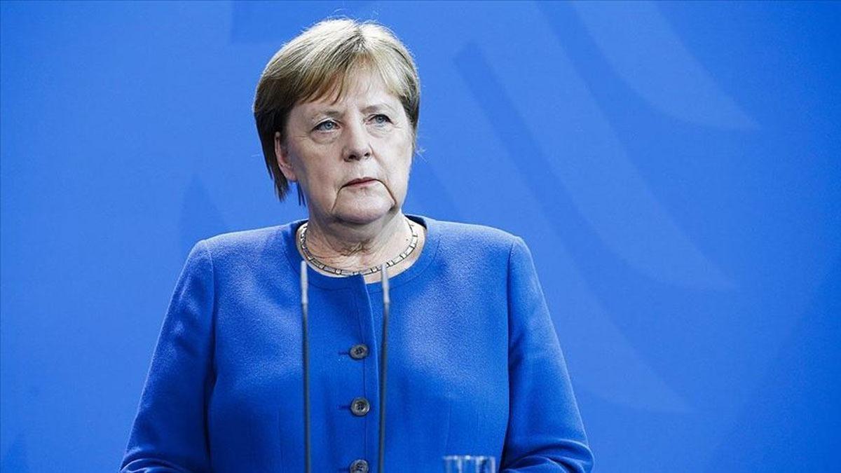 Almanya Babakan Merkel: Irklk zehirdir, nefret zehirdir