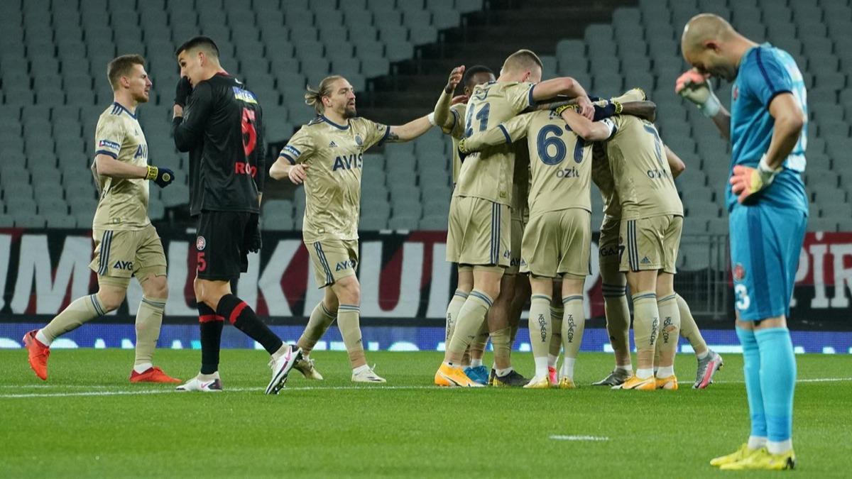 Ma sonucu: Fatih Karagmrk 1-2 Fenerbahe