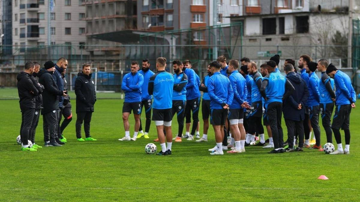 Sumudica'dan futbolcularna uyar