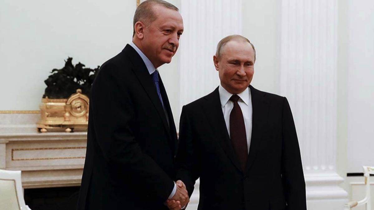 Bakan Erdoan'dan Putin ile kritik grme