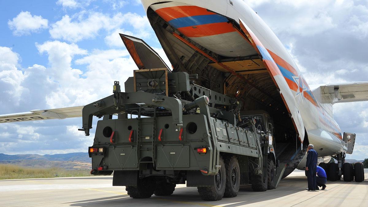 Trkiye ile yaplan S-400 grmeleriyle ilgili Rusya'dan aklama