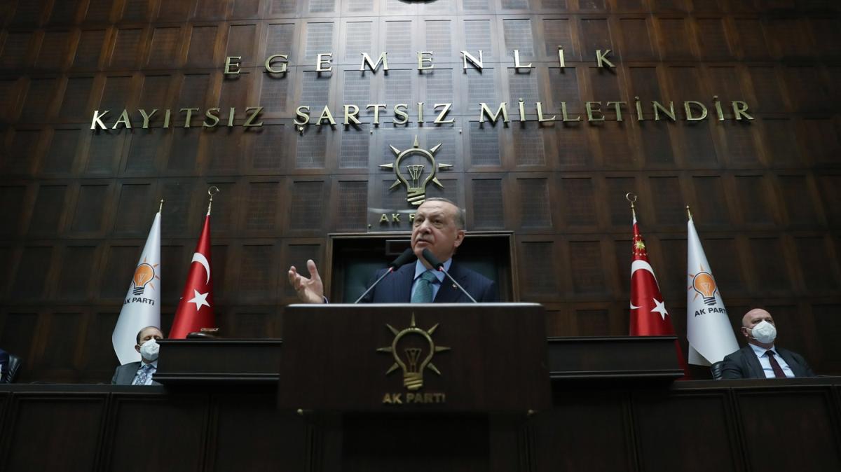 Cumhurbakan Erdoan'dan CHP'ye sert tepki: Kol gerdiiniz o terristleri inlerinde bitireceiz