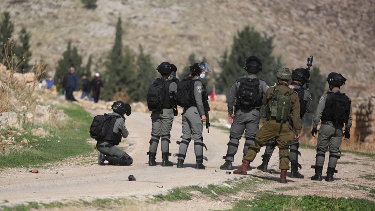 srail gleri Bat eria'da 12 Filistinliyi gzaltna ald