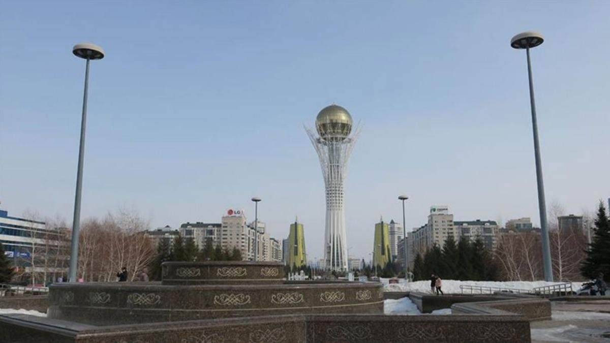 Kazakistan Kovid-19 tedbirlerini gevetiyor