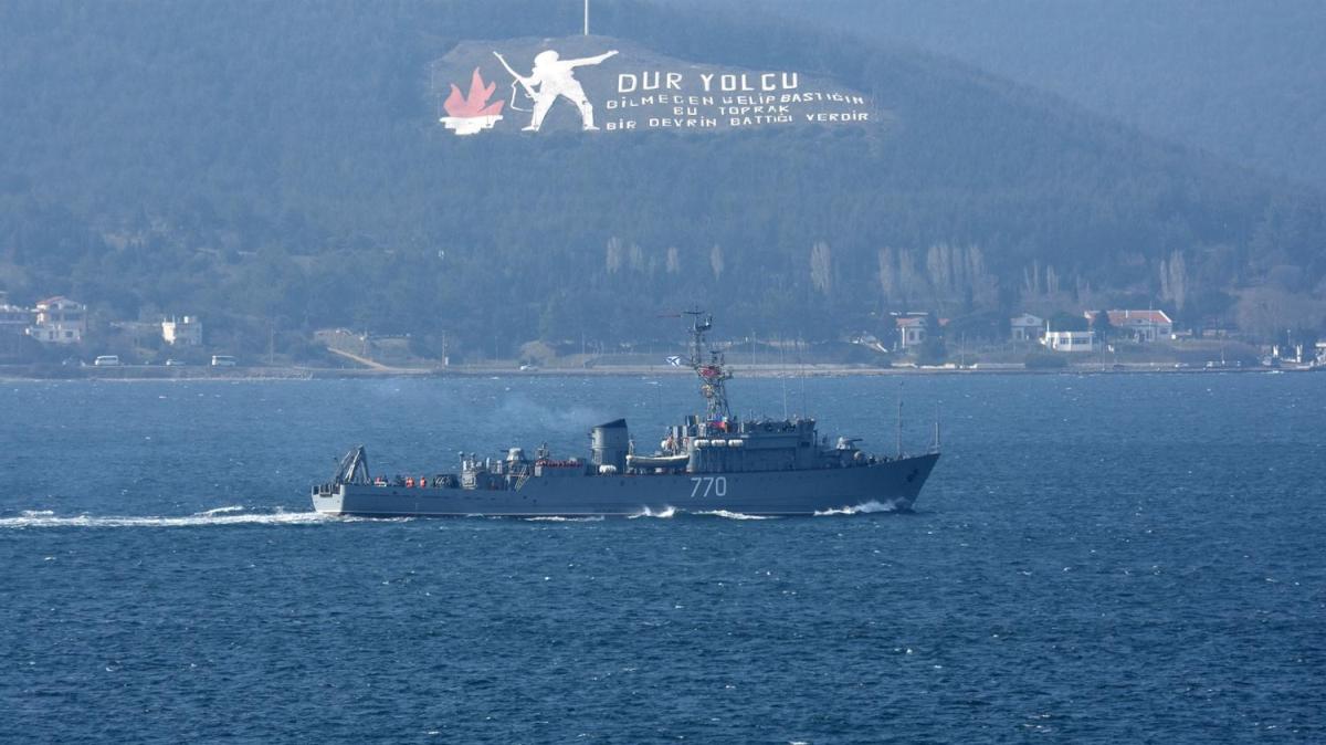 Rus ve Yunan sava gemileri anakkale'den geti