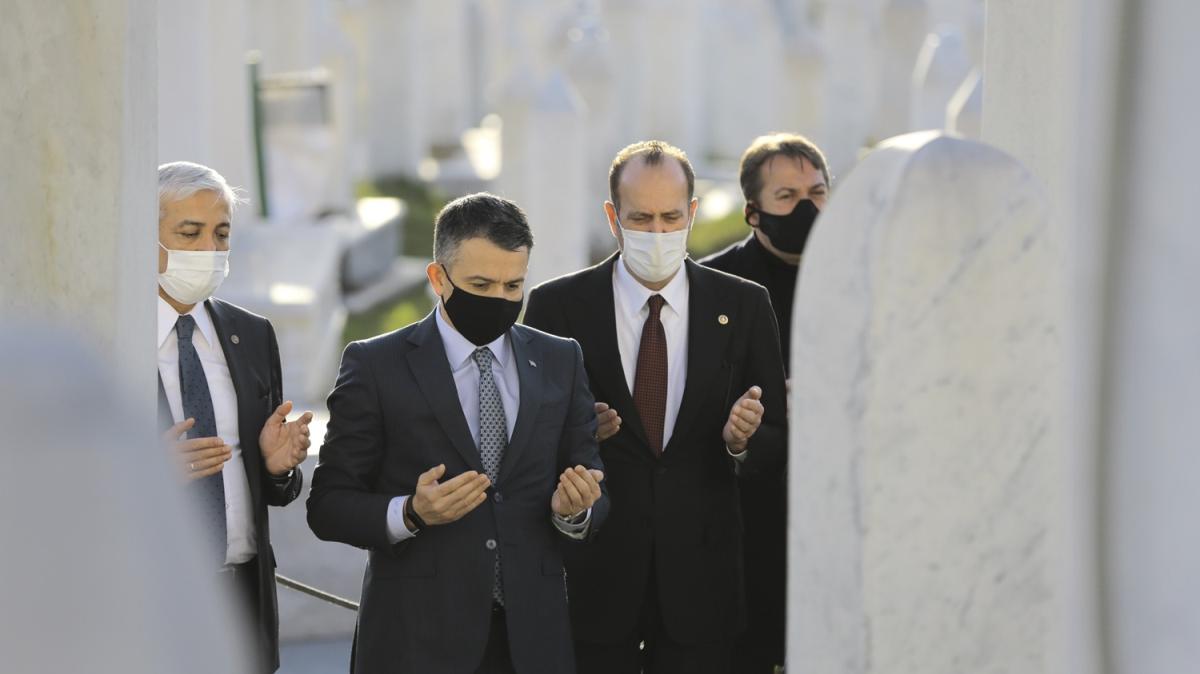 Bakan Pakdemirli'den Aliya'nn kabrine ziyaret