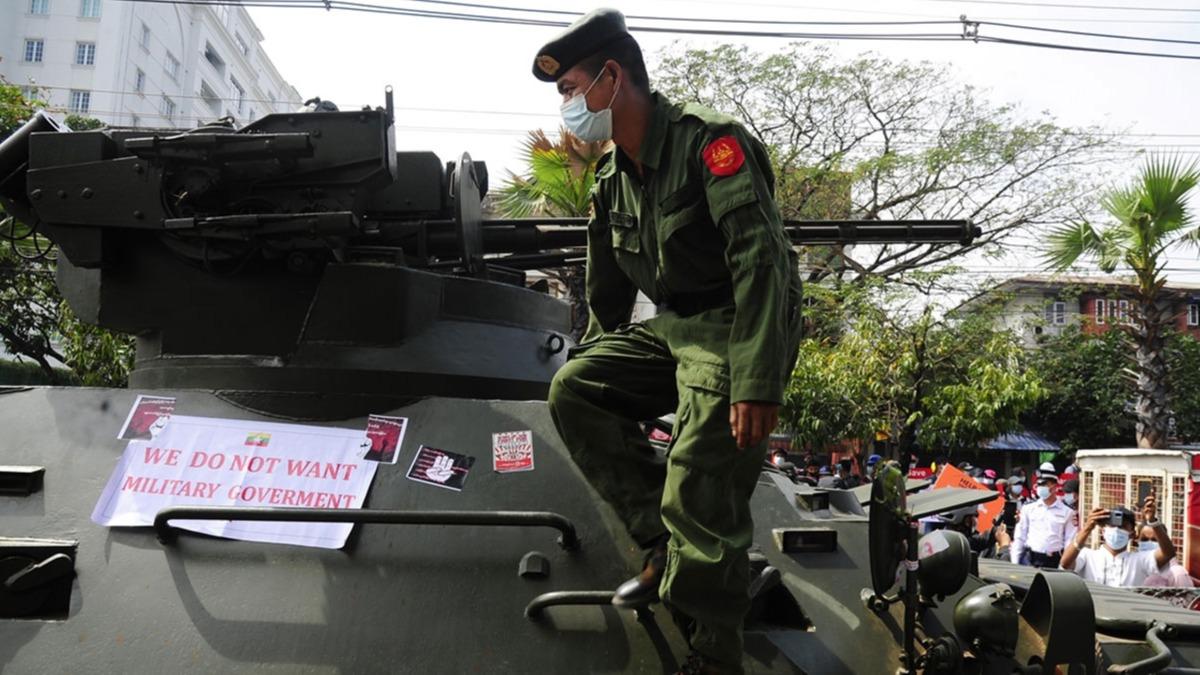 Myanmar cuntas darbeyi eletiren BM Bykelisini azletti