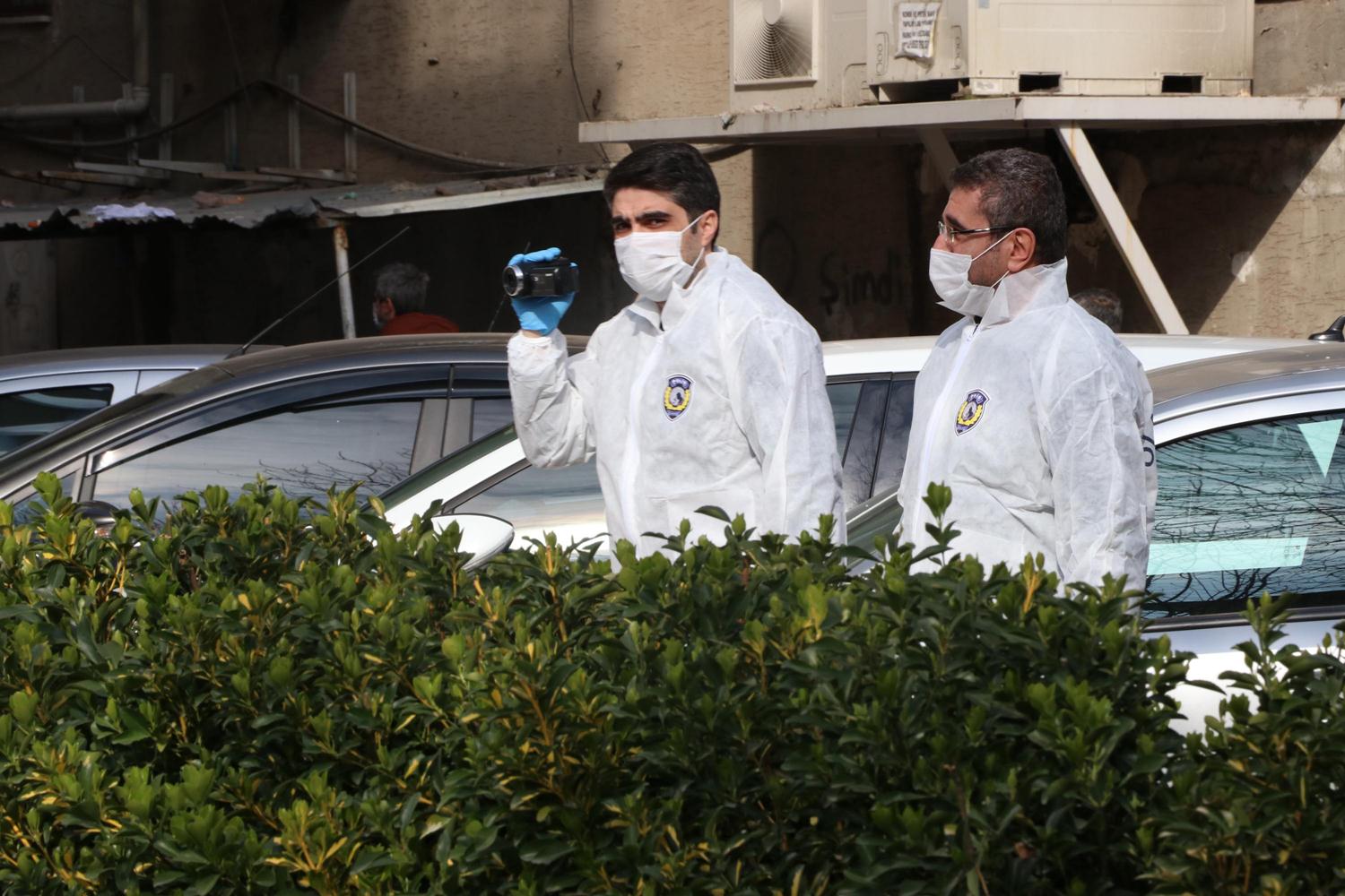 Diyarbak�r'da bankada silahl� soygun giri�imi: Polis ekiplerine teslim oldu