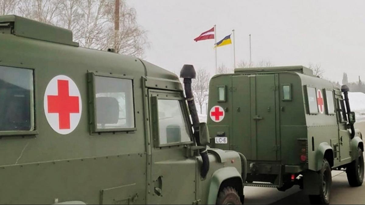Letonya'dan Ukrayna ordusuna zrhl asker ambulans hibesi