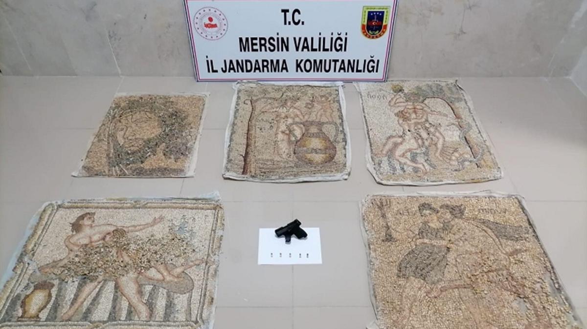 Tarihi eser nitelii tayan 5 mozaik tablo yakaland 