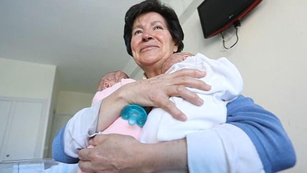 64 yanda ikiz bebek dnyaya getirmiti... spanyol anneye kt haber