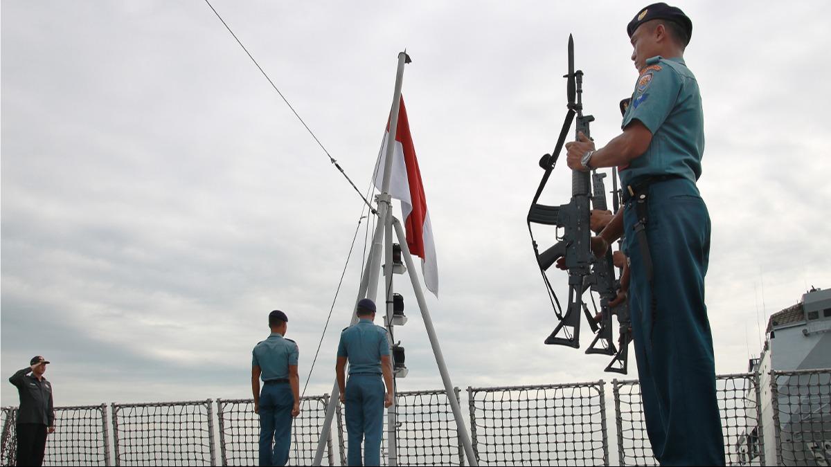 Endonezya Donanmas iin iki yeni karma gemisi suya indirildi