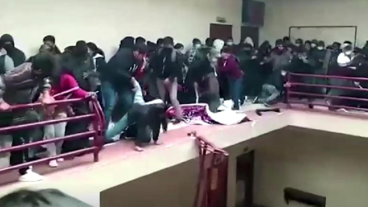 Okulda facia! Korkuluk krld, renciler zemine dt