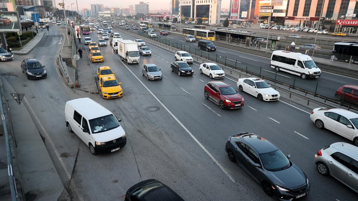 stanbul'da kstlama sonras youn trafik
