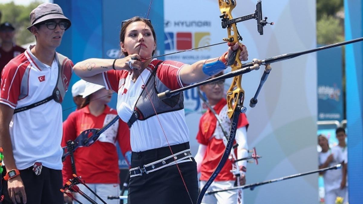 Yasemin Ecem Anagz ve Mete Gazoz'dan hazrlk turnuvasnda birincilik