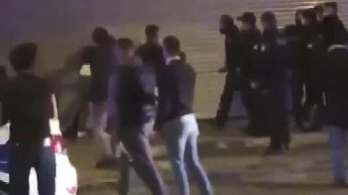 ekmeky'de tekmeli yumruklu kavga