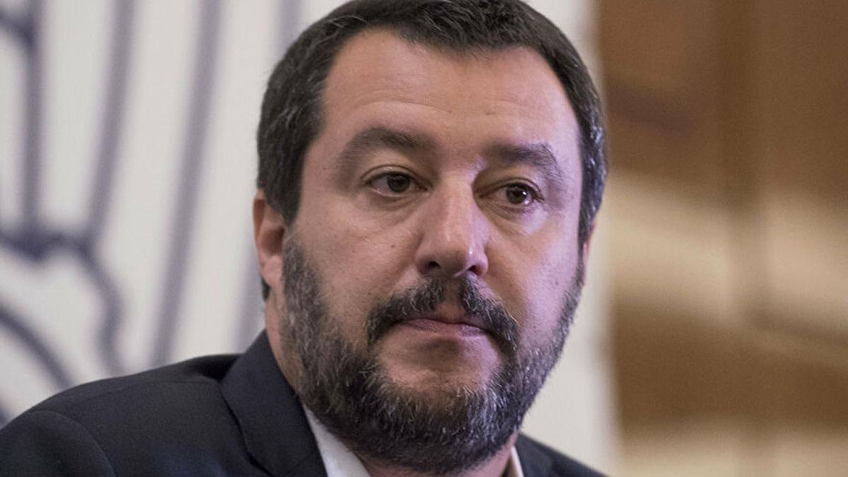 talyan savclar, gmenleri gnlerce karaya yanatrmayan eski Bakan Salvini'nin yarglanmasn istedi