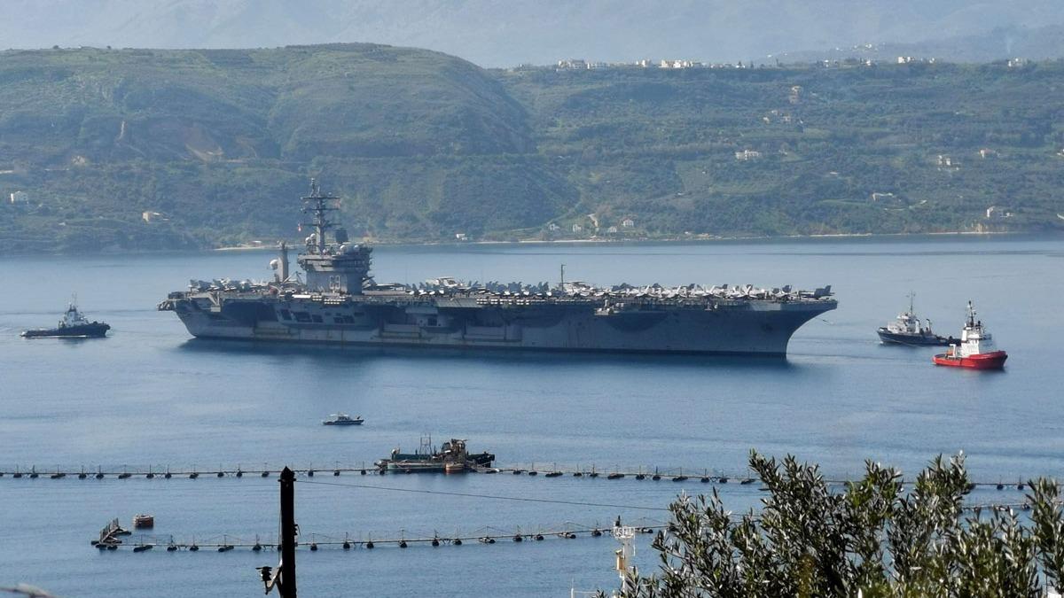 Yunanistan'da ABD'nin uak gemisi protesto edildi