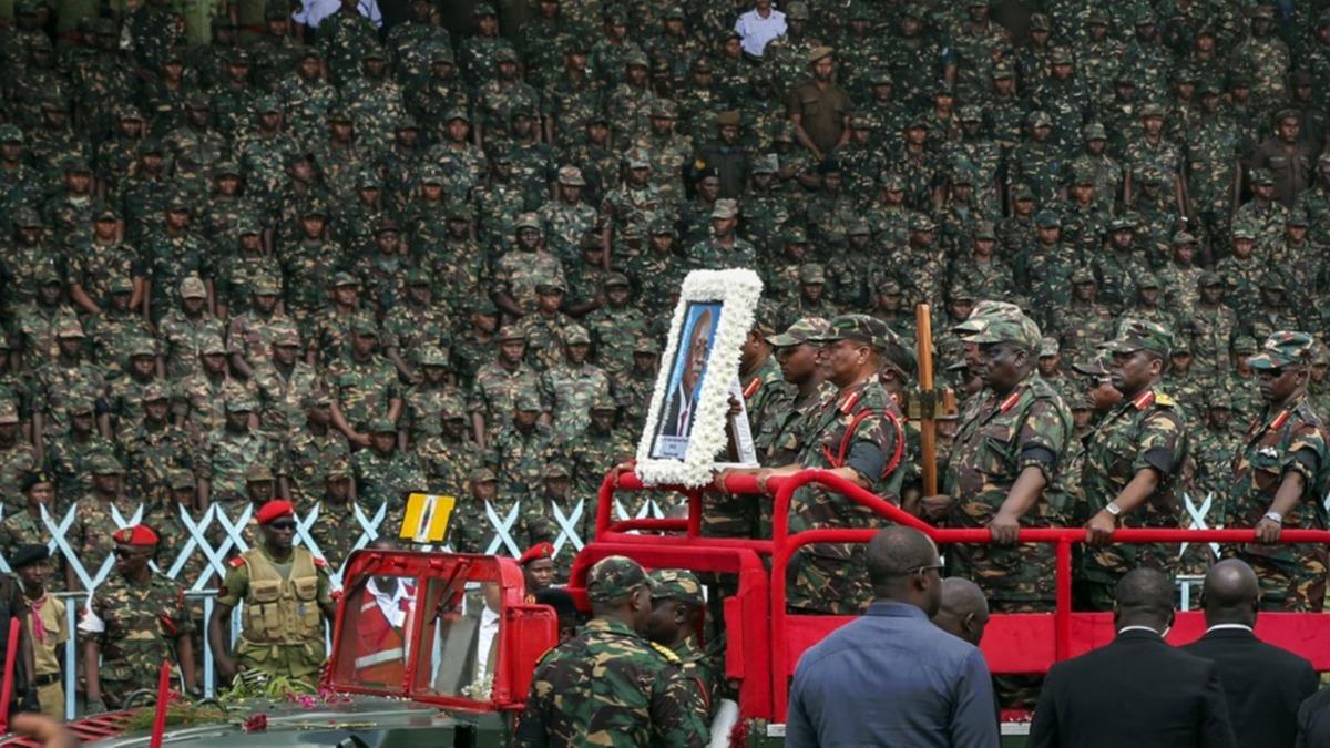 Tanzanya'da hayatn kaybeden Devlet Bakan Magufuli'nin cenazesinde izdiham