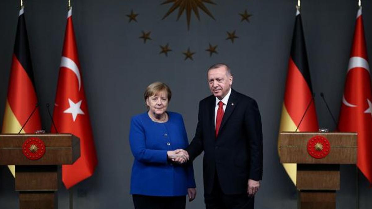 Bakan Erdoan, Almanya Babakan Merkel ile video konferans grmesi gerekletirdi