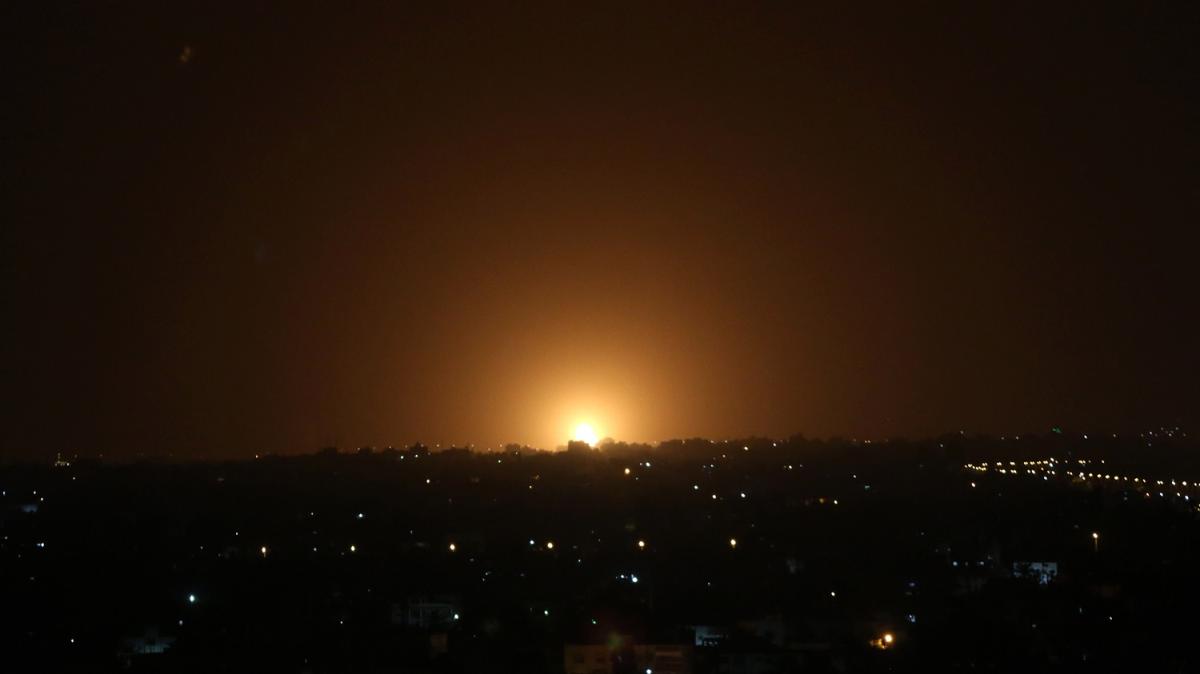 srail, Gazze'yi vurdu