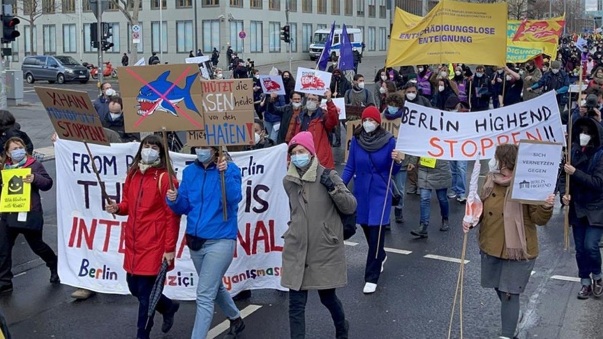 Almanya'da artan konut kiralar protesto edildi